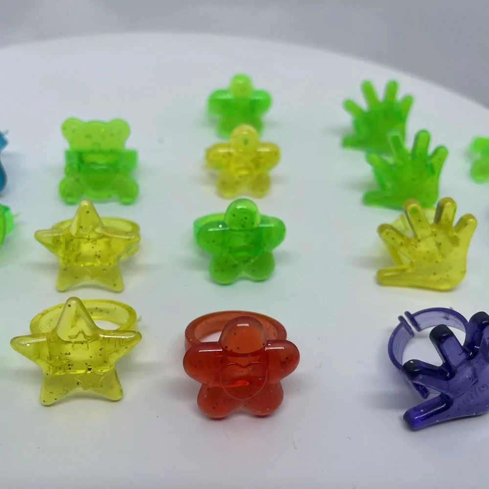 Plastic Rings Party Favors Birthday Gift Bag Lot Of 18 Bears Hearts Flowers Hand